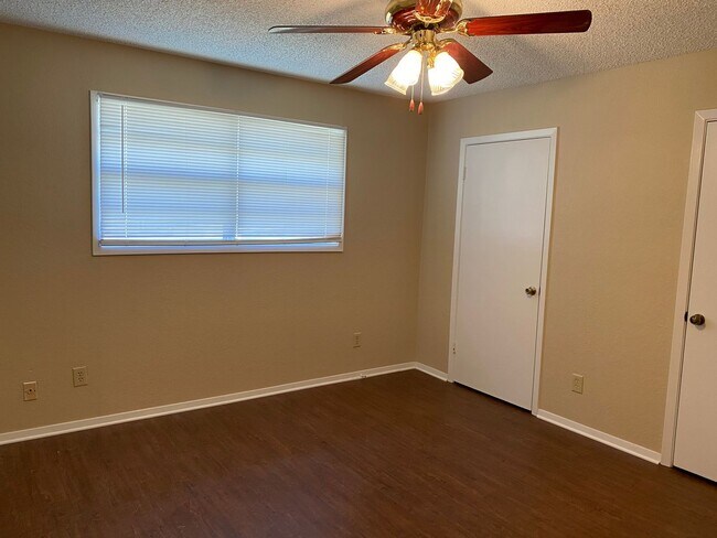 Building Photo - 5/2.5/2 coming soon!