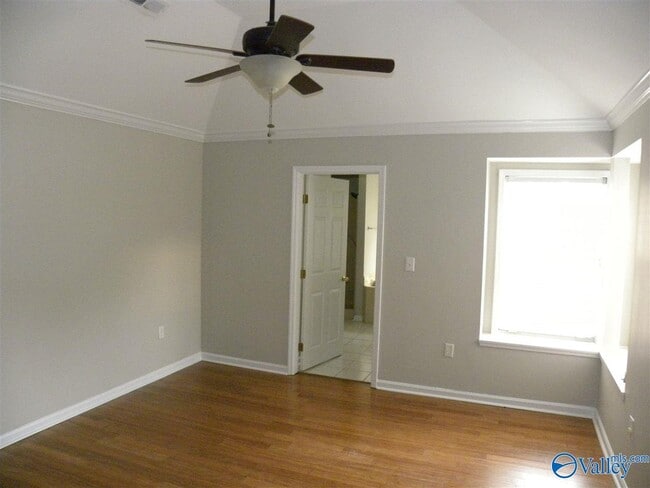 Building Photo - 102 Sunset Cir