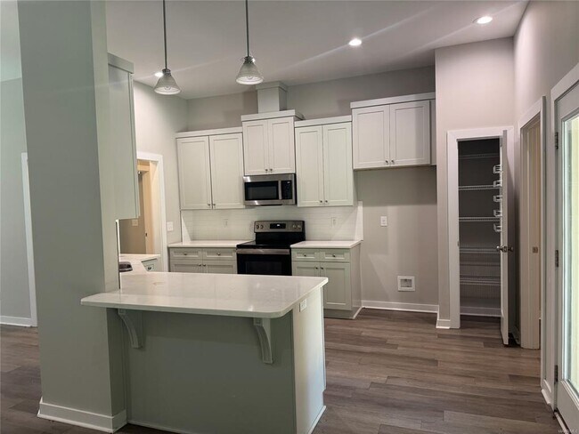 Building Photo - 107 Fox Run Dr
