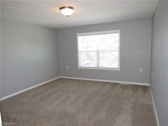 Building Photo - 1733 Blase Nemeth Rd