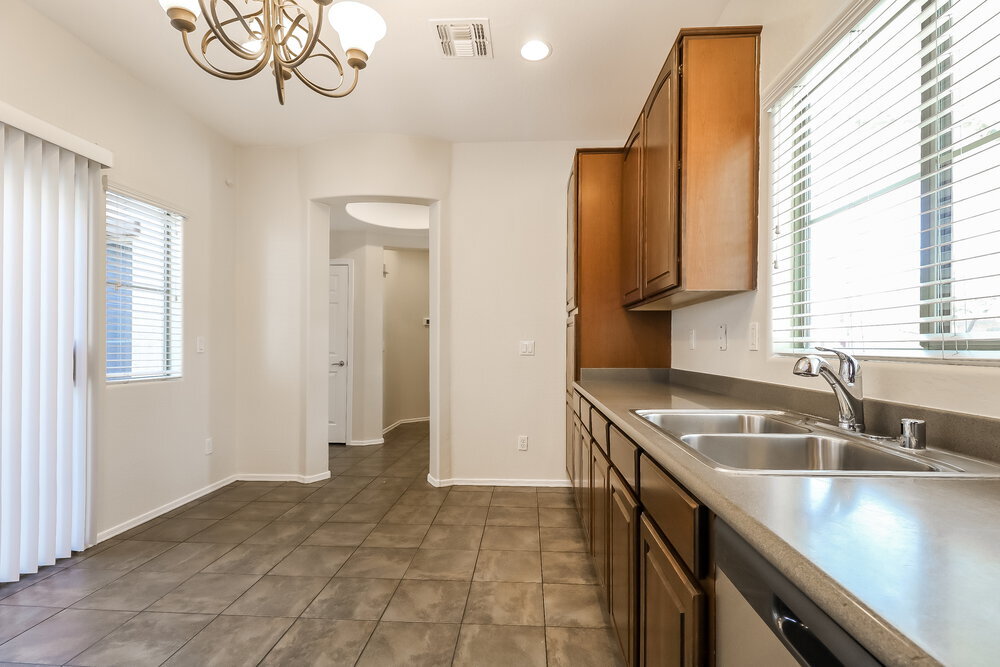 Building Photo - 2519 N 148th Dr