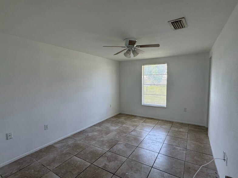 Building Photo - 7825 40th Avenue Dr W