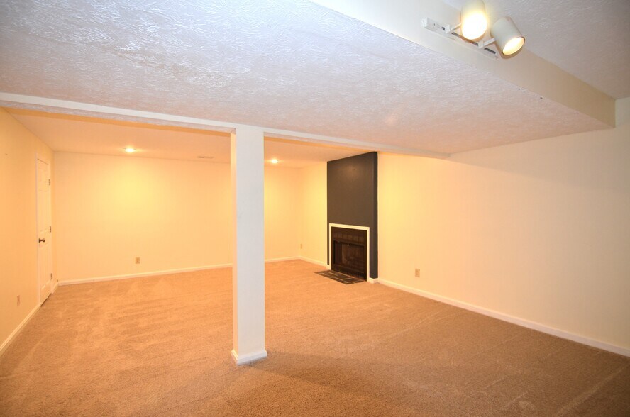 Building Photo - 6355 Corbly Rd