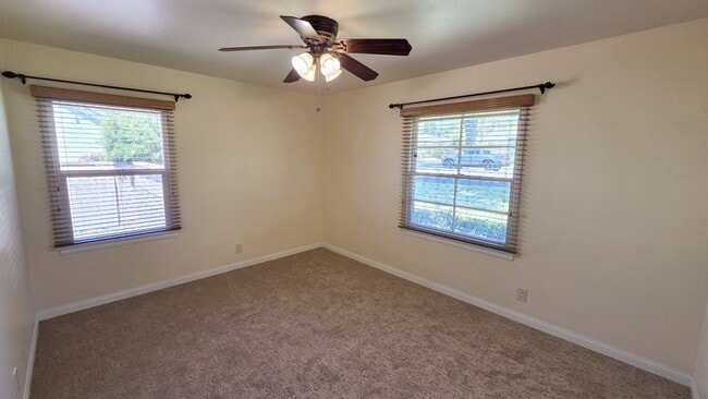 Building Photo - 2 Bed 1 Bath House By Michigan Park Available Now!