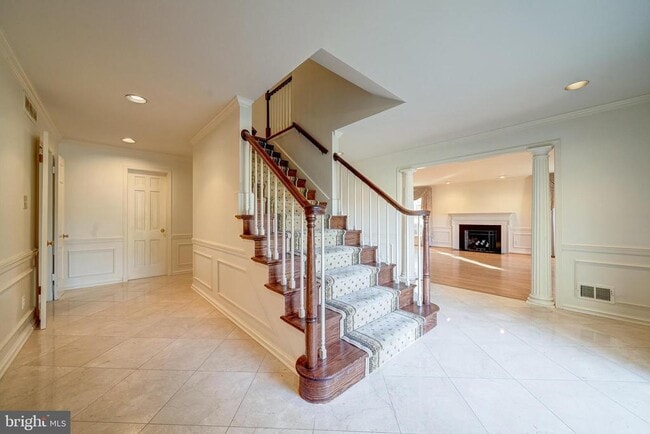 Building Photo - 6209 Stoneham Ln