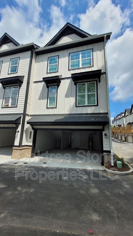 Building Photo - 2585 Ocean Dr NW