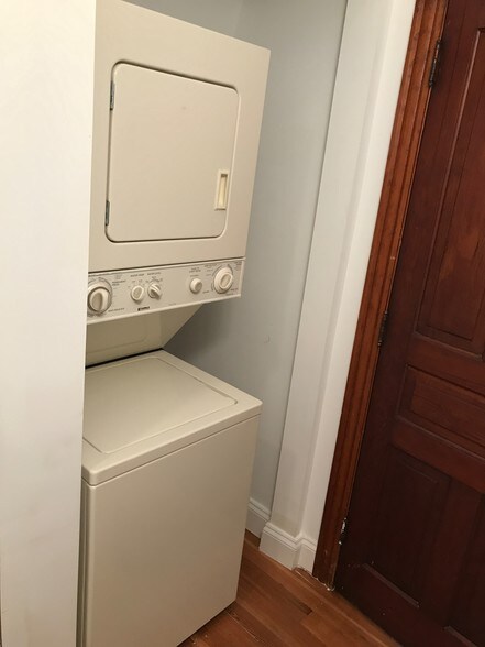 Washer/Dryer in Unit - 141 W Broad St
