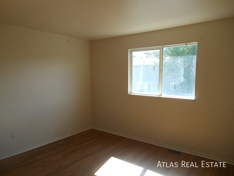 Building Photo - 4552 Cornish Way
