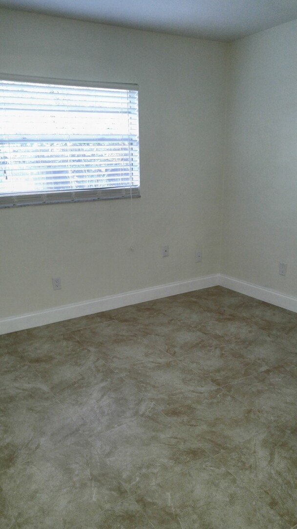 Building Photo - 3 Bedroom, 2 Bath in Idylwild area