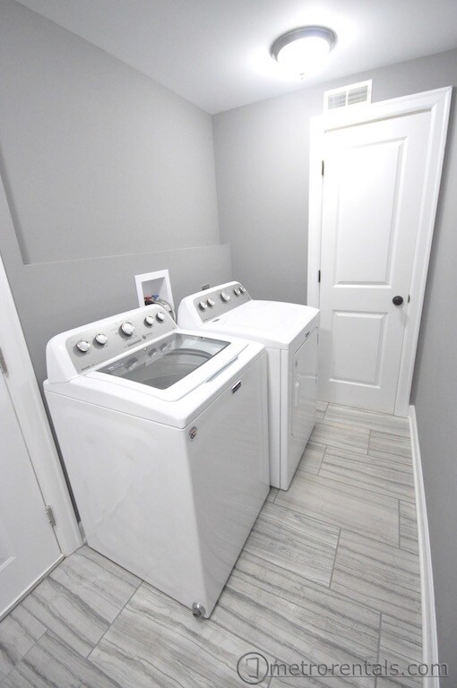 Building Photo - 1501 Perry St