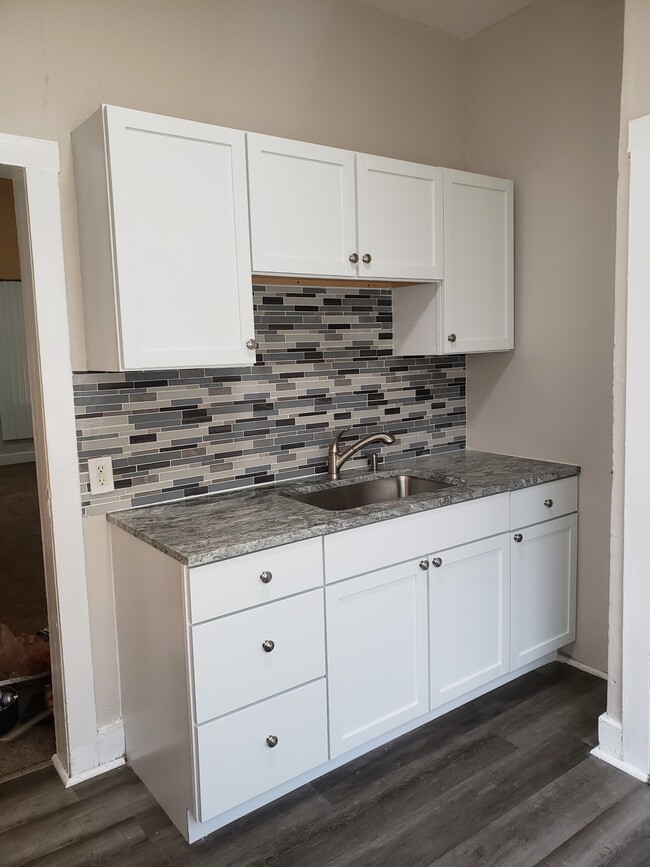 Building Photo - 11384 Nagel St