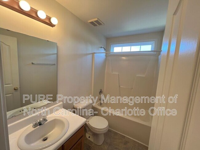 Building Photo - 4803 Sunburst Ln