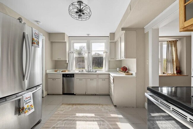 Building Photo - 231 Quincy St