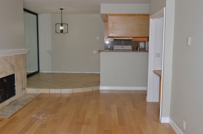 Dining area from living room - 521 Montana Ave