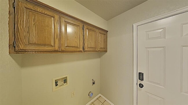 Building Photo - 1616 Shadybrook Ln