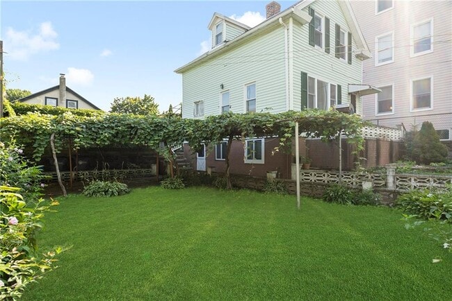 Building Photo - 49 E Transit St