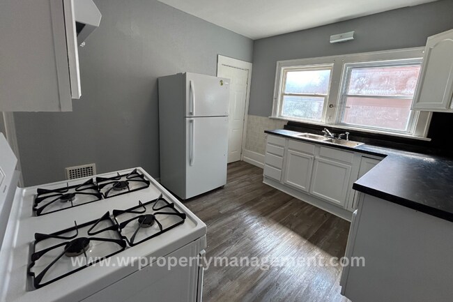 Building Photo - 440-442 5th Street