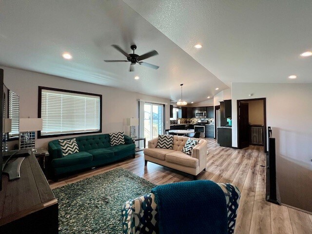 Building Photo - 557 Antietam Dr