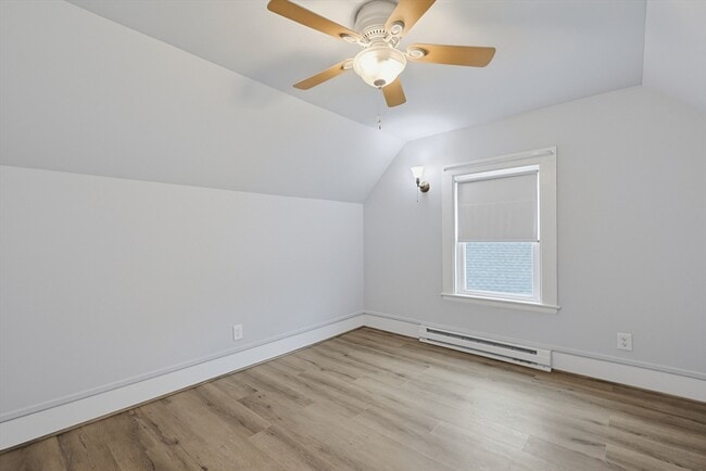 Building Photo - 63 Bancroft Park