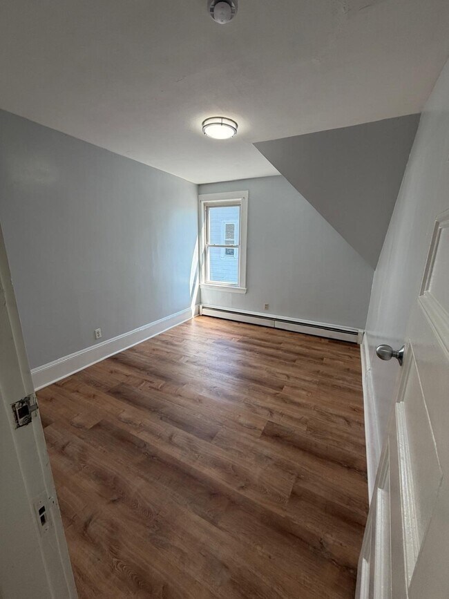 Building Photo - 55 Harwood St