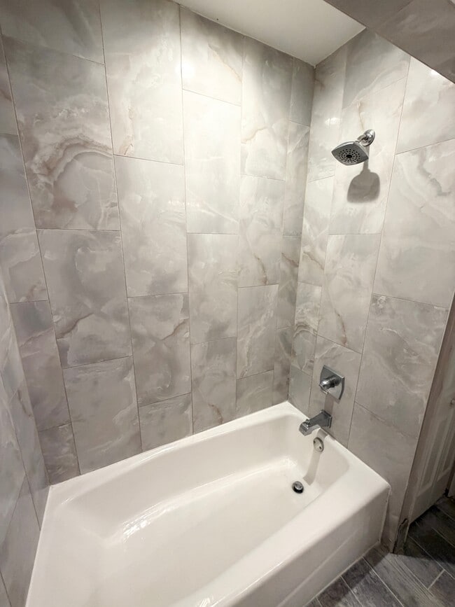 Building Photo - 64 Welling Ln