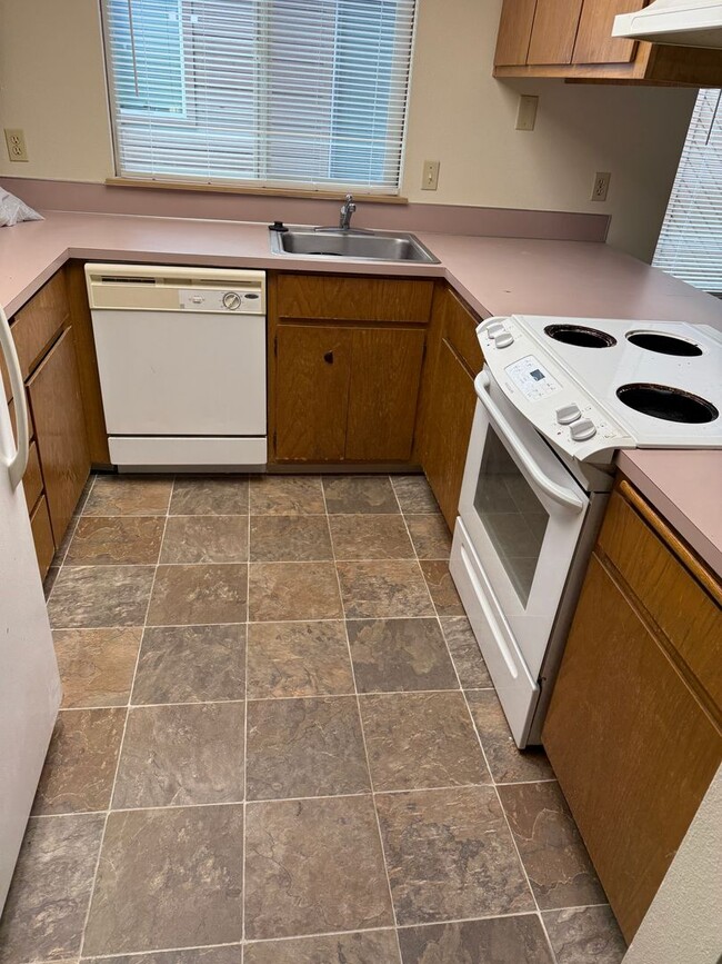 Building Photo - SW Karla Ct.