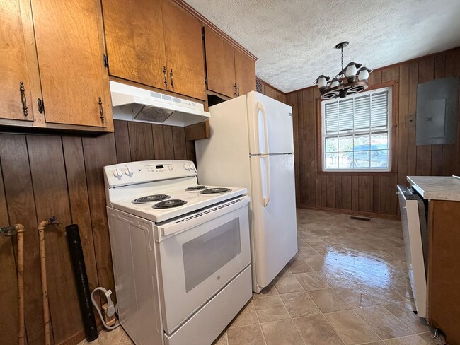 Building Photo - 3 Bedroom 1 Bathroom House in Laurinburg, NC