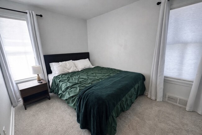 Building Photo - 1333 Rhode Island St