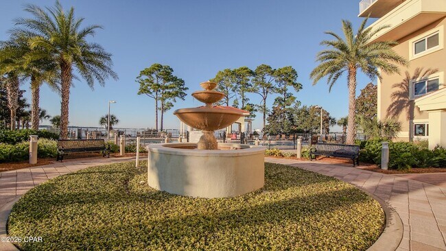 Building Photo - 2400 Grandiflora Blvd