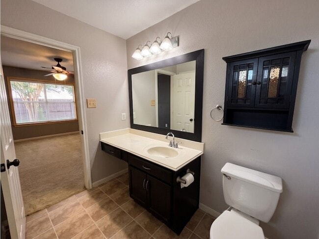 Building Photo - 8102 Sanders Glen Ln