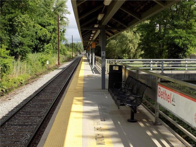 Building Photo - 168 Greenwood Ave