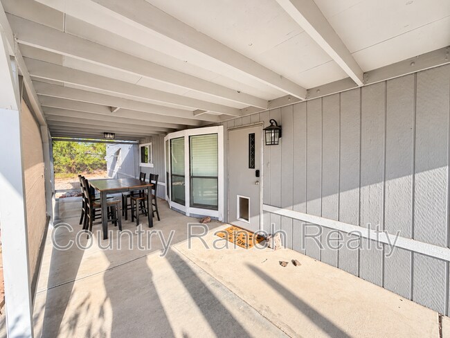 Building Photo - 1635 Yale Dr