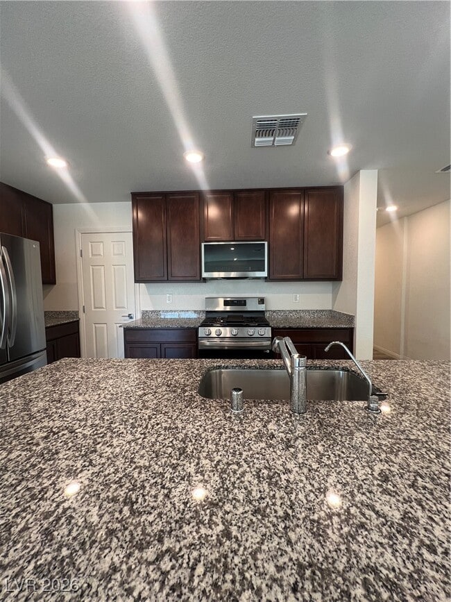 Building Photo - 6869 Calvitero St