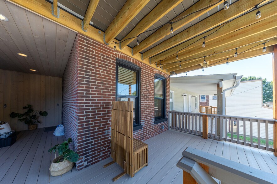 Building Photo - 3231 Morganford Rd