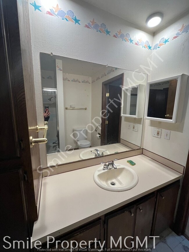 Building Photo - single house