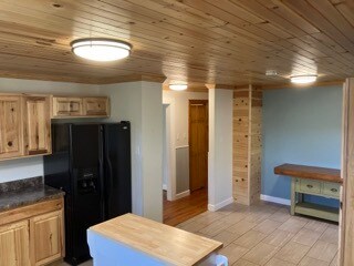 Building Photo - 202 N Spring St