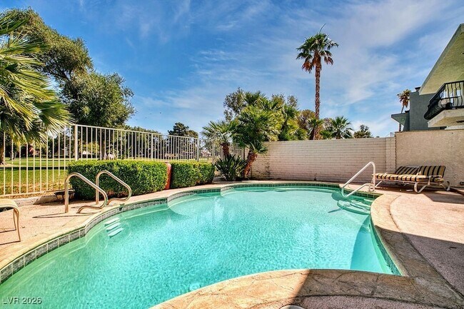 Building Photo - 940 Vegas Valley Dr