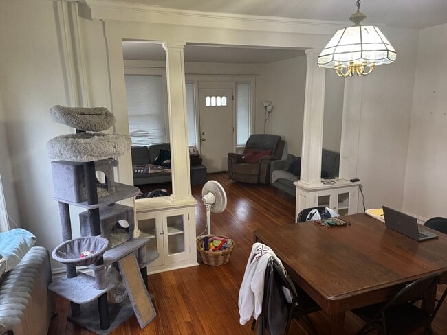 Building Photo - 5 Bedroom Detached Home in fountain Hill