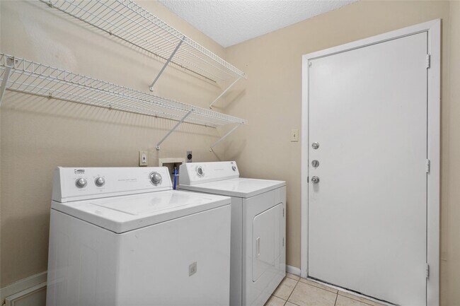 Building Photo - 2315 Woodstream Blvd