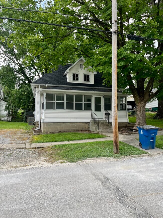 Primary Photo - 406 N Lincoln St