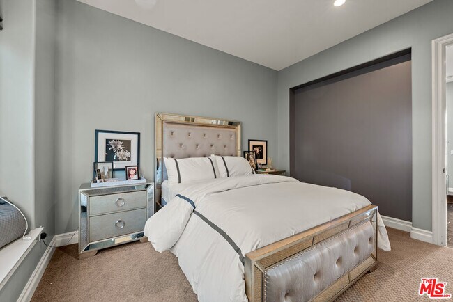 Building Photo - 25400 Prado De Las Peras