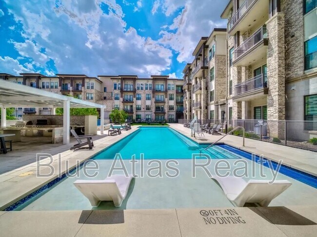 Building Photo - 2700 Old Denton Rd