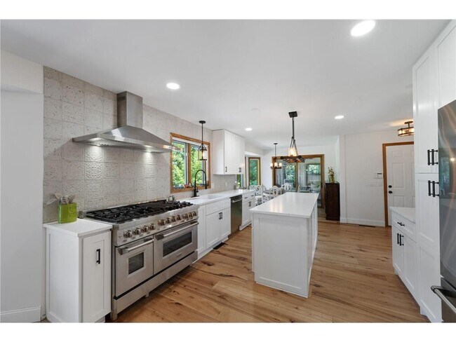 Building Photo - 8045 County Rd 116