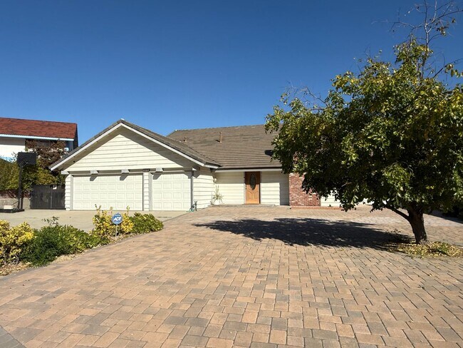 Primary Photo - Spacious 4 Bed 3 Bath Cul-de-Sac Home