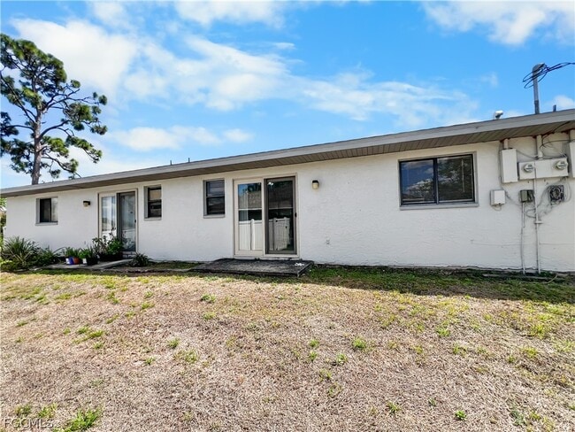 Building Photo - 2704 Owen Ave S