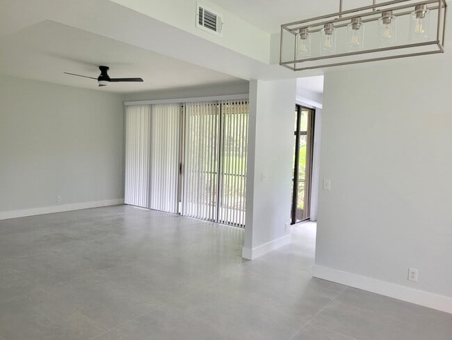 Building Photo - 10535 NW 10th St