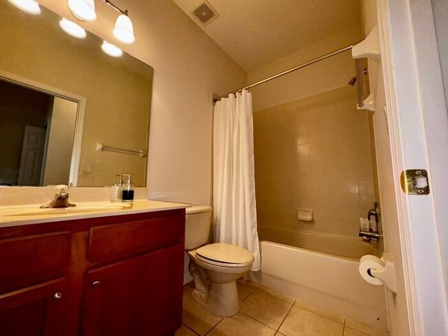 Building Photo - 4 Bedroom 3 bath Vista Lakes Home with a Fenced Backyard!