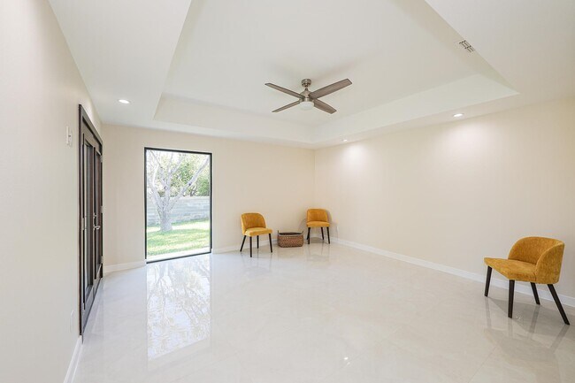 Building Photo - 209 Green Jay Ln