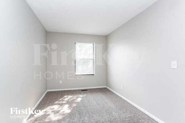 Building Photo - 6976 Finchley Dr