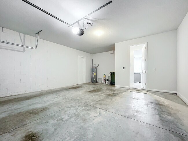 Building Photo - 8060 Cherrystone St